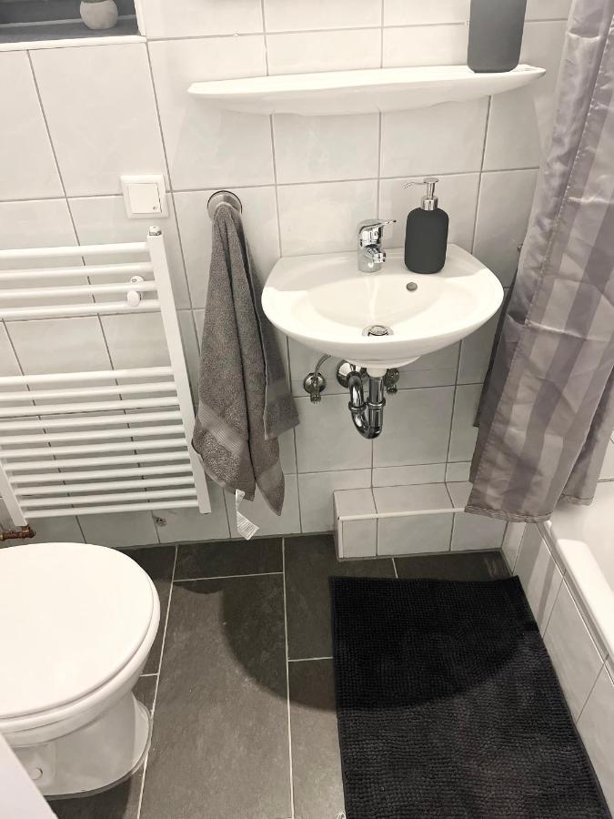 Gemuetliches Zentrales Apartment 2 Min Bis Du Hbf Duisburgo Exterior foto