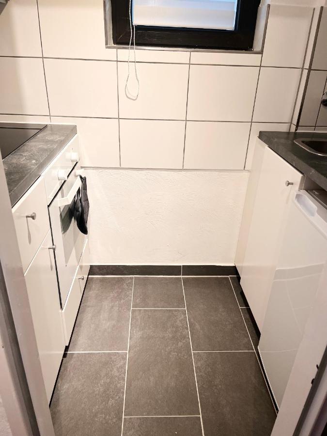 Gemuetliches Zentrales Apartment 2 Min Bis Du Hbf Duisburgo Exterior foto